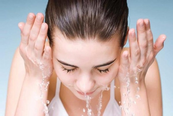 Sữa rửa mặt: Nền tảng của mọi quy trình chăm sóc da đúng cách